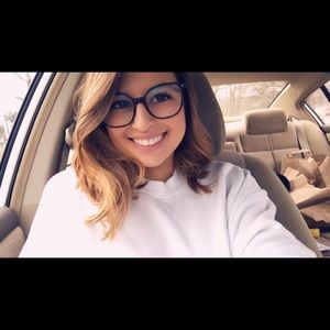 Meet your Posher, Casey